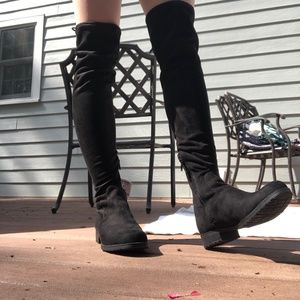 NWT THIGH HIGH BLACK BOOTS